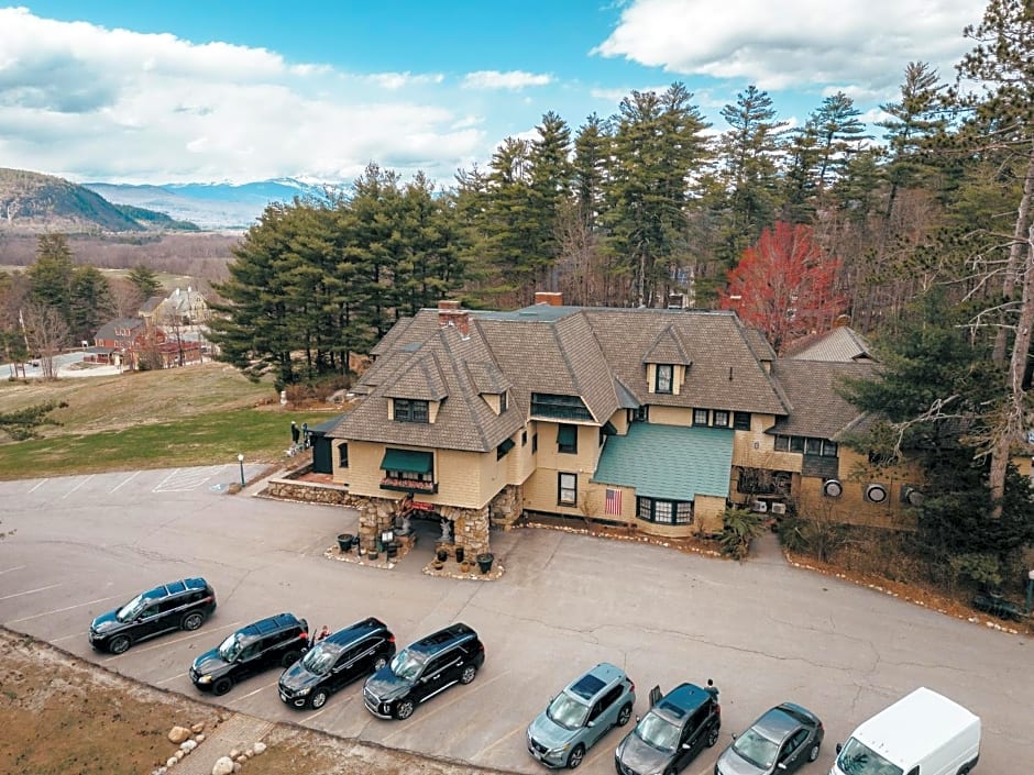 Stonehurst Manor Including Breakfast and Dinner