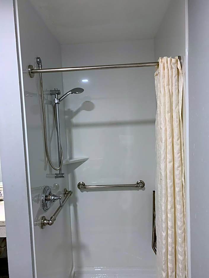 Blue Bay Inn And Suites