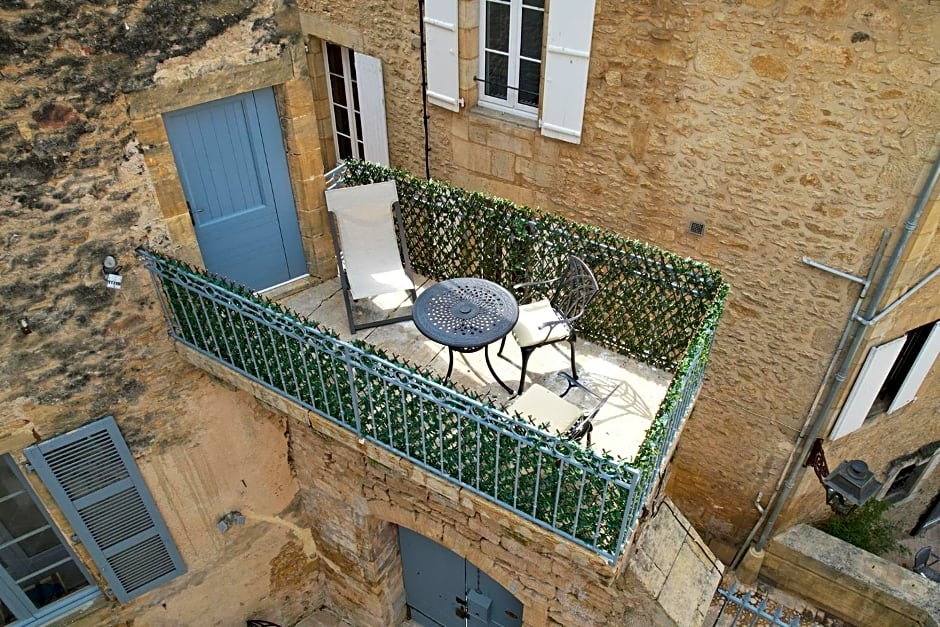 LE PETIT MANOIR