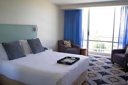 Rydges Gladstone