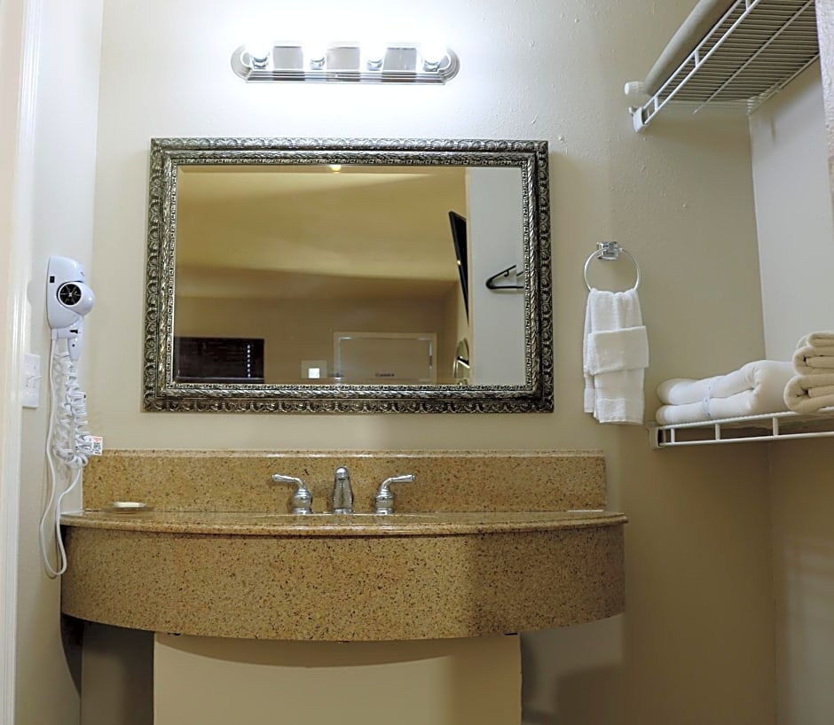 Monte Carlo Inn- Near Disney