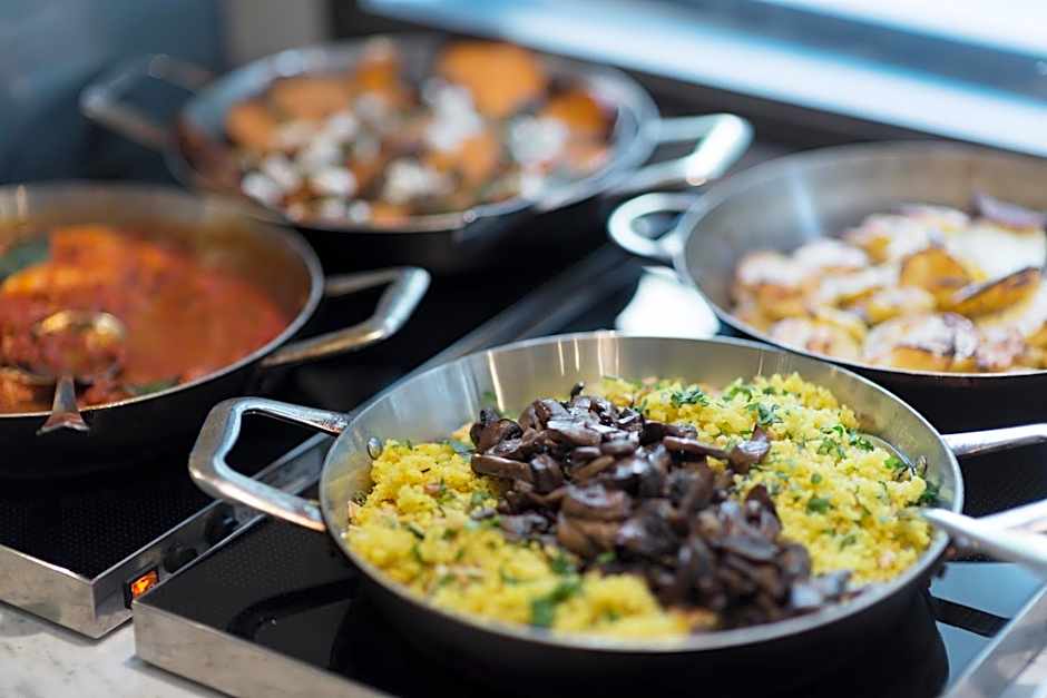 Lily & Bloom Boutique Hotel