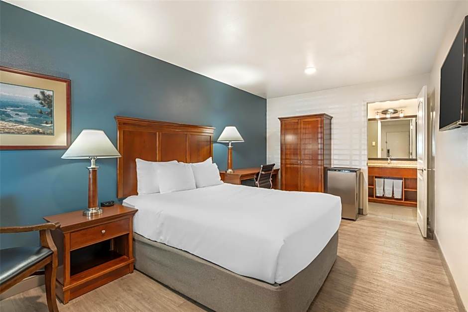 Best Western Plus Clocktower Inn