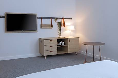 Queen Room - Mobility Access