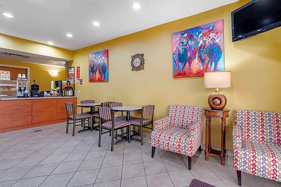 Econo Lodge Louisville Airport