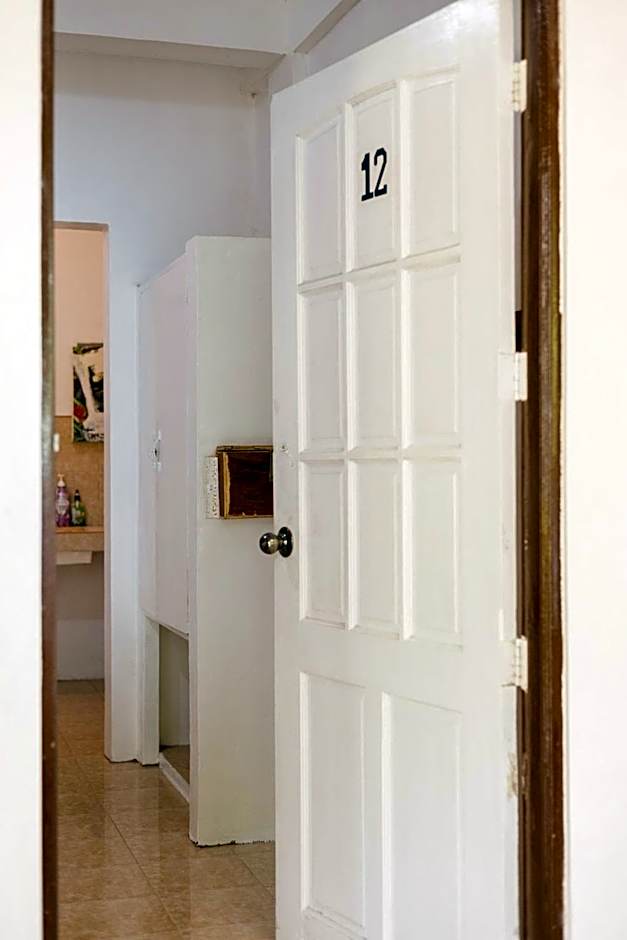 Puerto Galera Hostel