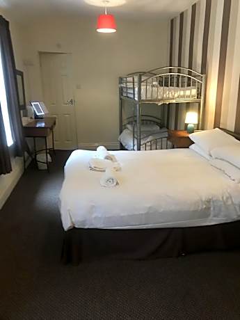 Quadruple Room with Shower