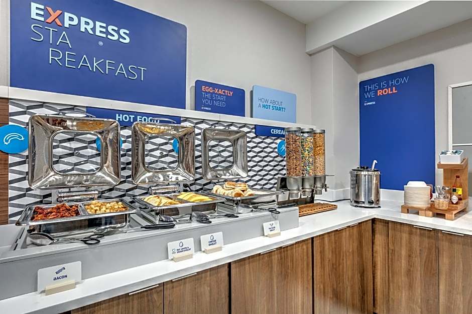 Holiday Inn Express Hotel and Suites Valparaiso By IHG