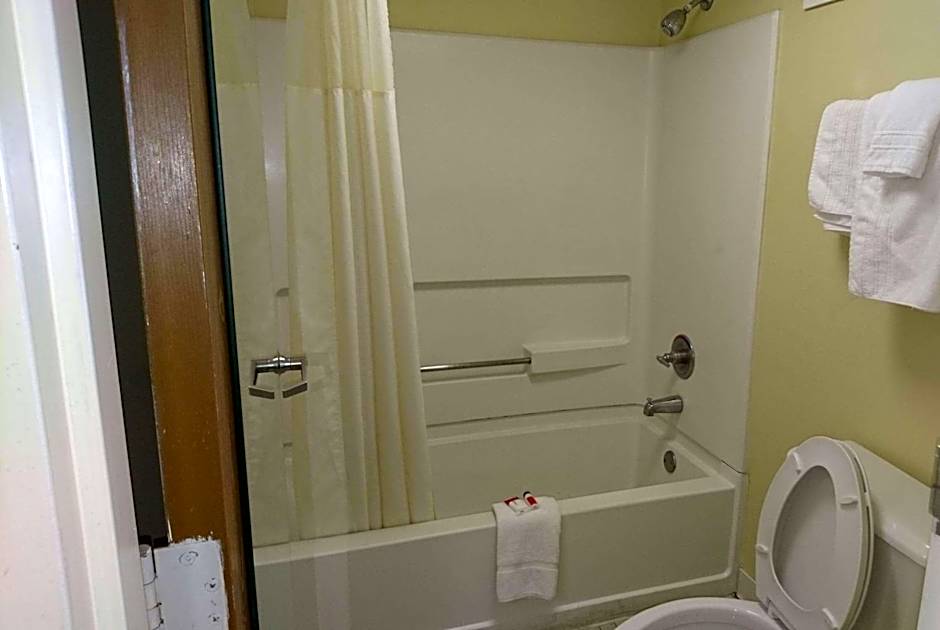 Travelodge by Wyndham Knoxville East