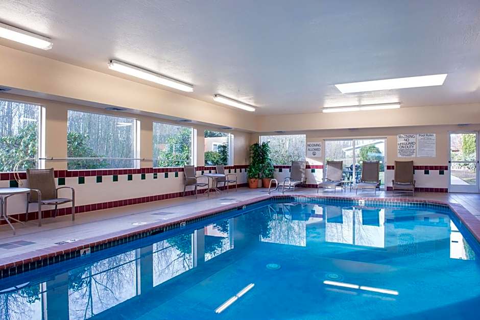 Holiday Inn Express Hotels & Suites Burlington By IHG