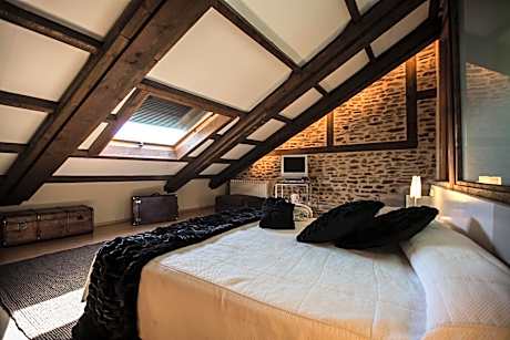 Deluxe Suite with Spa Bath