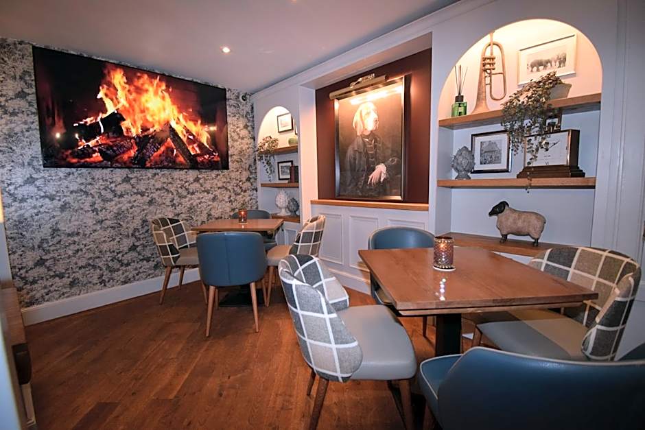 Elphinstone Hotel