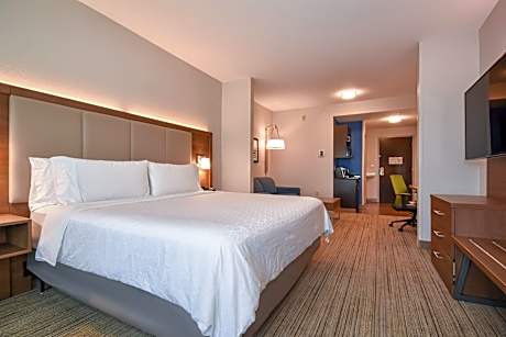 King Bed Suite Non-Smoking