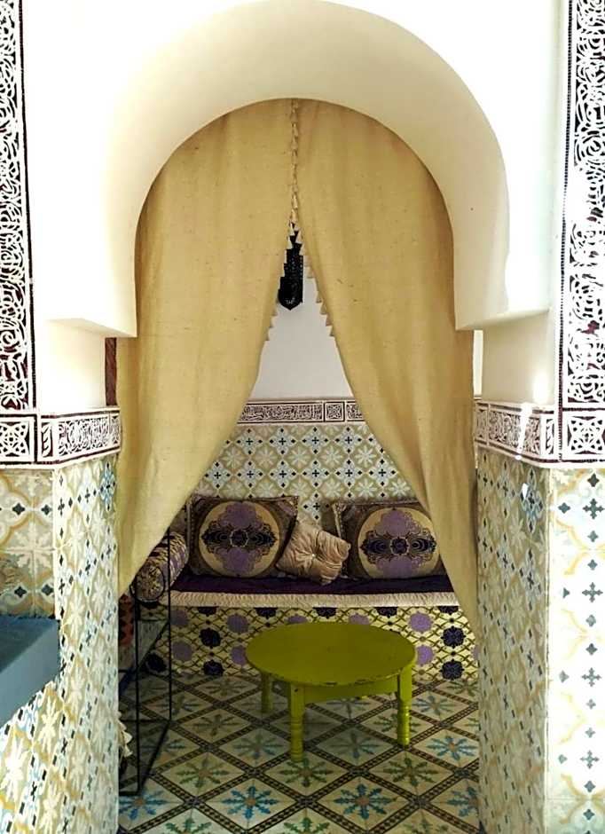 Riad Bouchouari 33