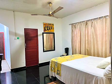 E-Town City Guest House