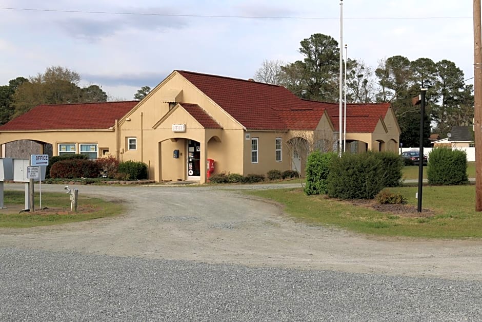 Four Oaks Lodging