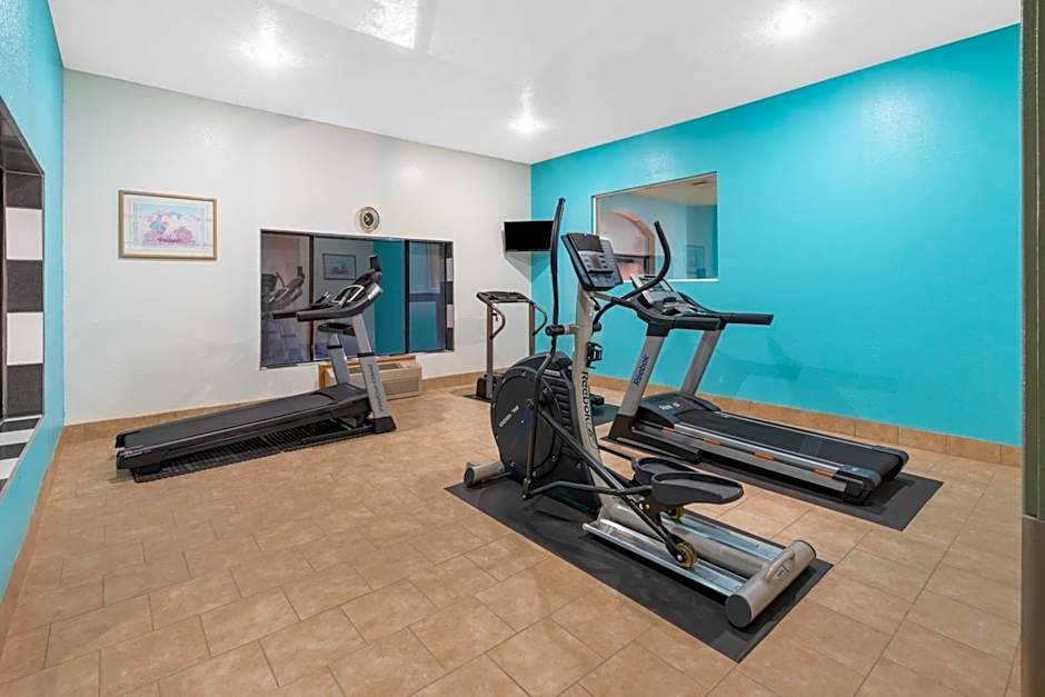 Howard Johnson by Wyndham Holbrook