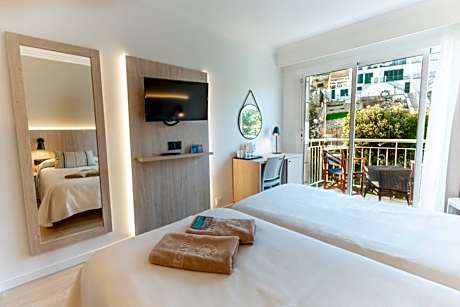 Twin Room with Balcony