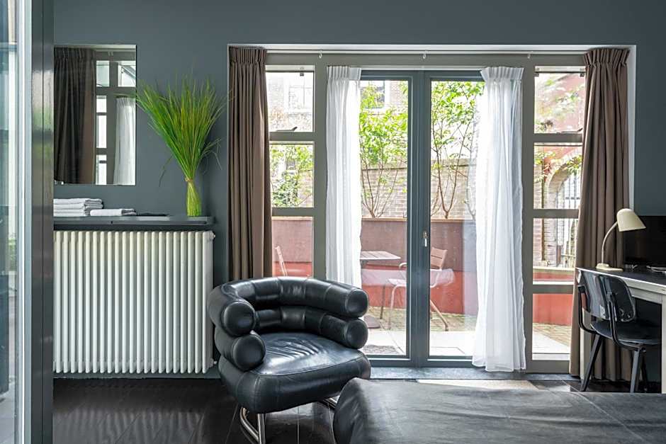 Zocher6 BnB a monumental town house in the city center