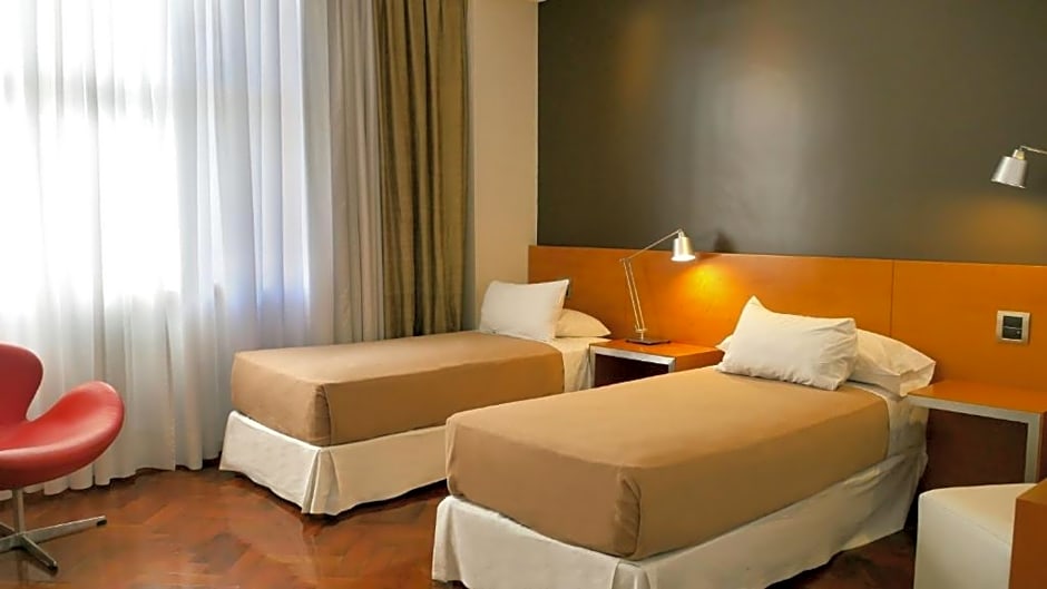 Photo 1 of 1 of Superior 1 Queen Bed
