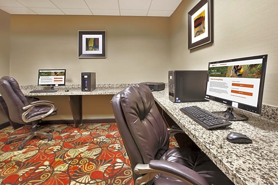Holiday Inn Express and Suites Wheeling By IHG