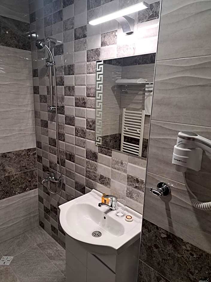 Хотел Антик