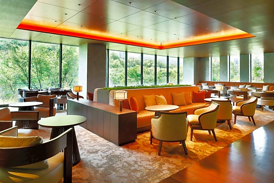 TIAD, Autograph Collection