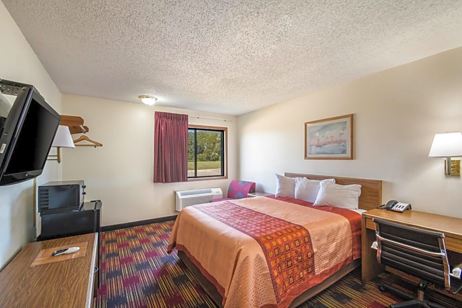 Americas Best Value Inn & Suites Harrisonville