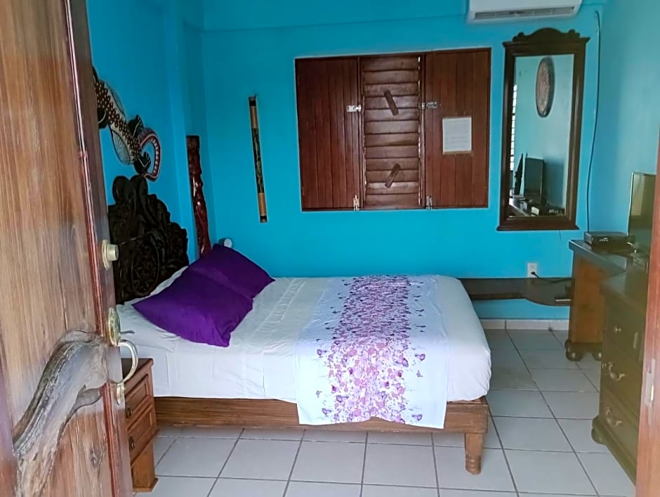 CANCUN GUEST HOUSE