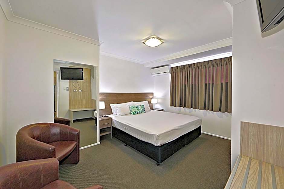 Smart Motels Bert Hinkler