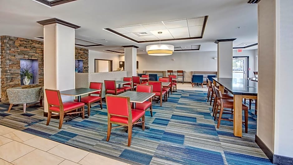 Holiday Inn Express Hotel & Suites Cookeville