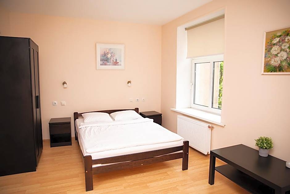 Photo 1 of 12 of 1 Double Bed or 2 Beds