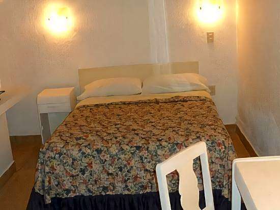 Hotel Morales Inn