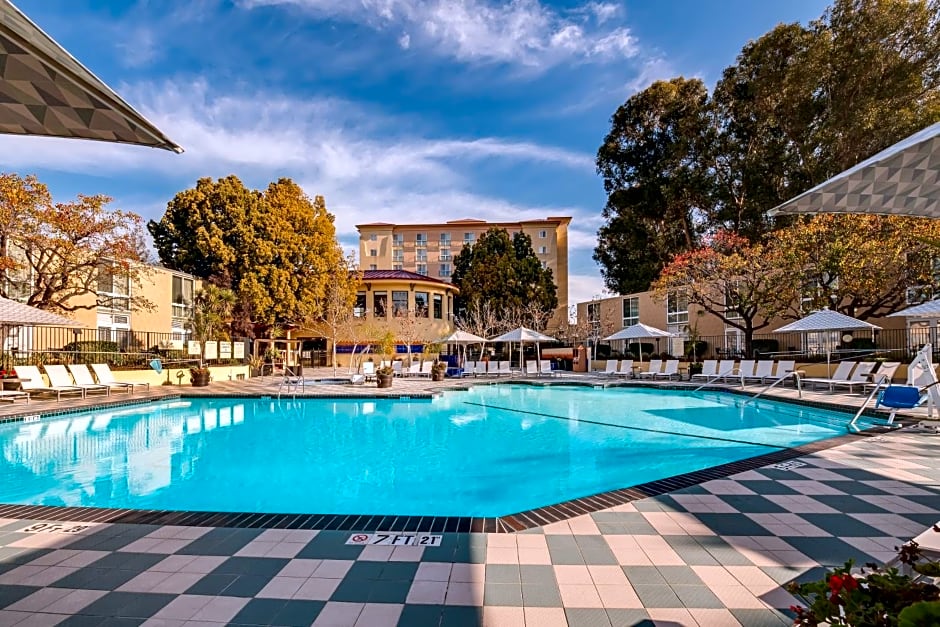 Crowne Plaza Cabana Hotel by IHG