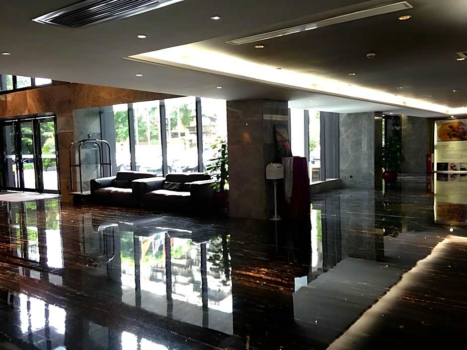 La Perle International Hotel