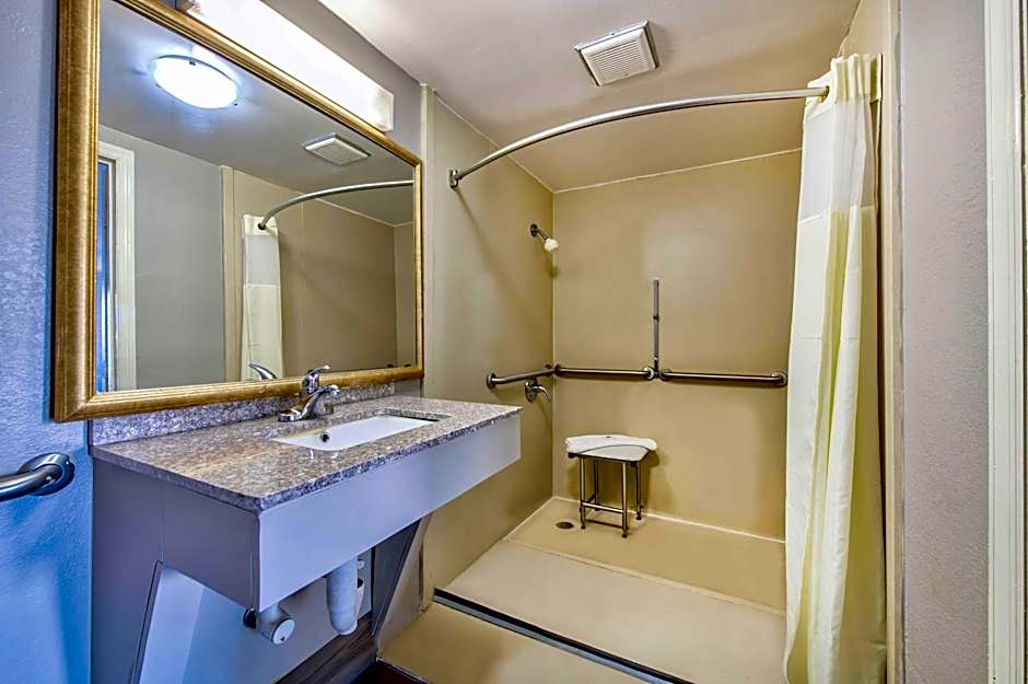 Motel 6 Birmingham, AL - Medical Center - nverness Hwy 280