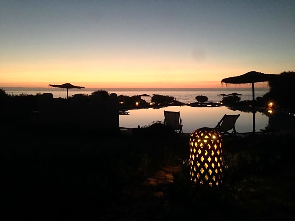 Dar Danse, the Bubble on the Beach