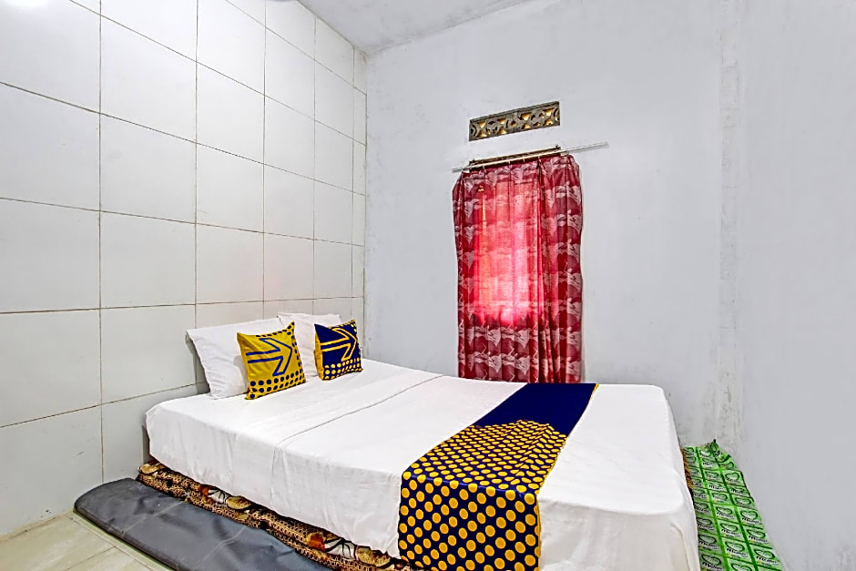 SPOT ON 92535 Guest House Pak Darso