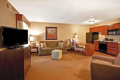 GrandStay Hotel & Suites La Crosse