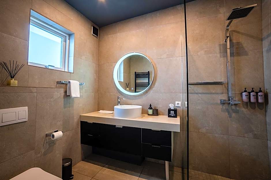 Black Beach Suites
