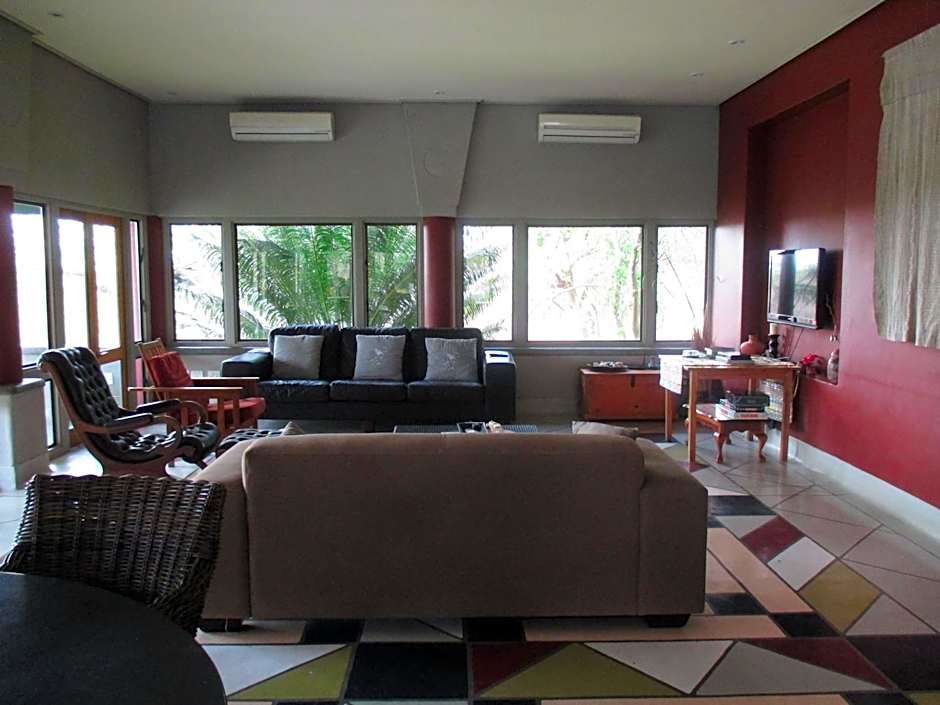 Tingala Lodge - Bed in the Bush