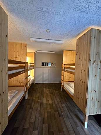 Bed in 6-Bed Mixed Dormitory Room