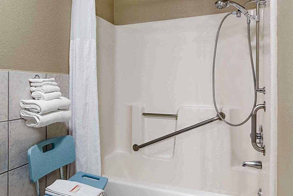 Super 8 by Wyndham Redding