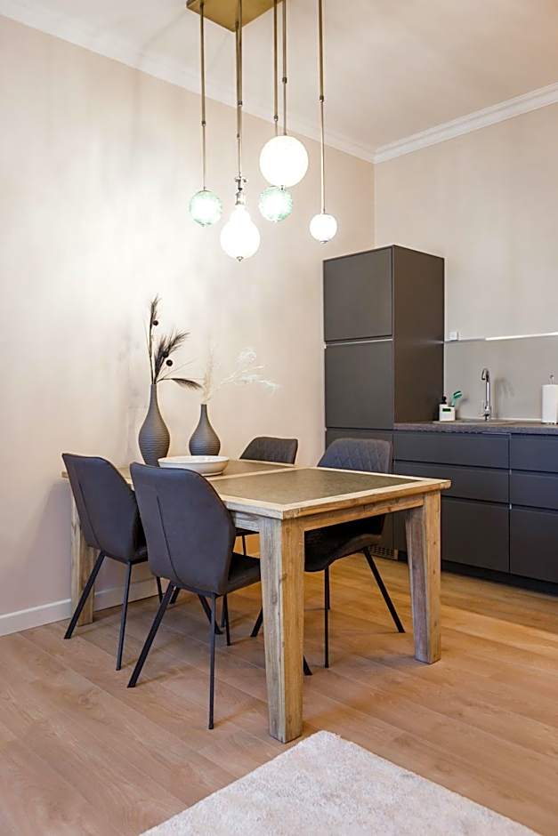 Bearsleys Downtown Apartments