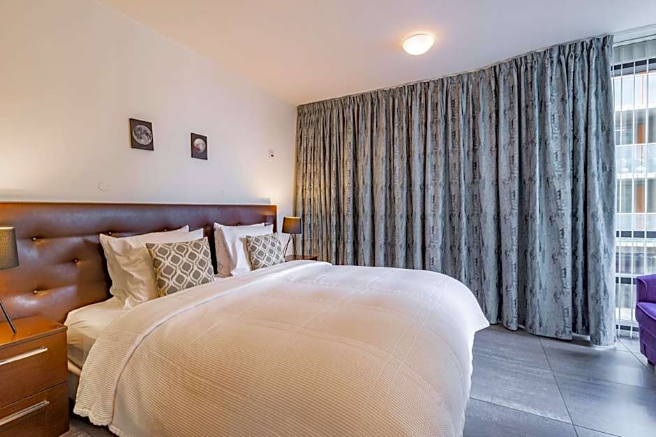 Black Pearl Apartment Hotel