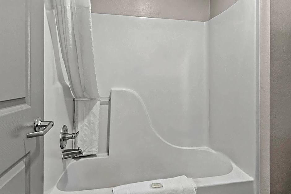 Days Inn by Wyndham Ocean Springs