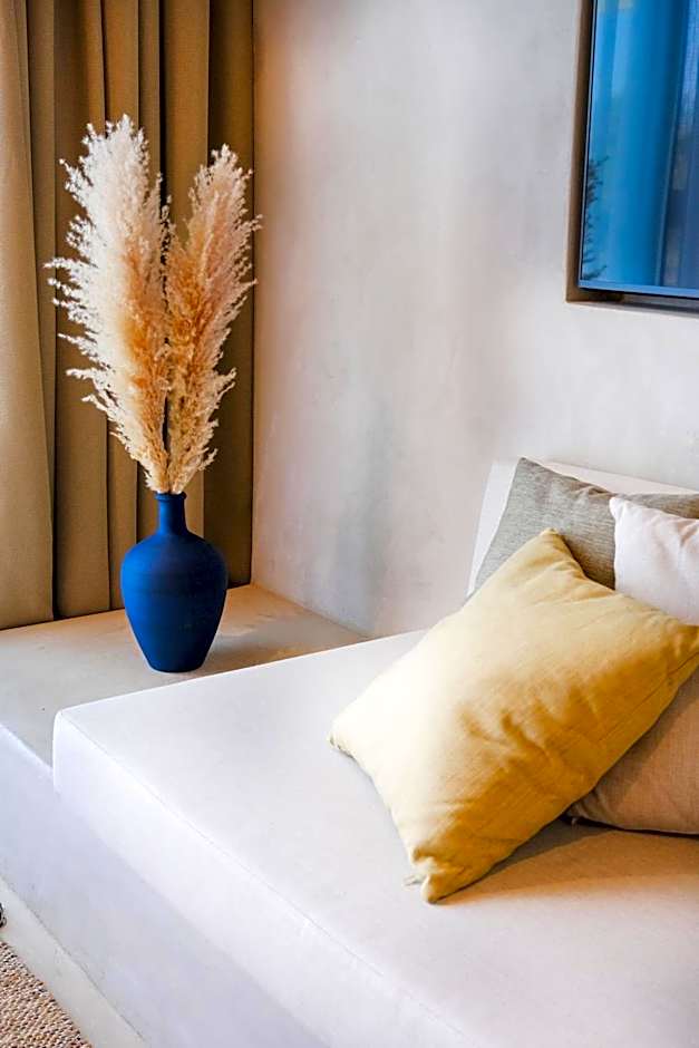 Birdcage 33 Hotel - Adult Only
