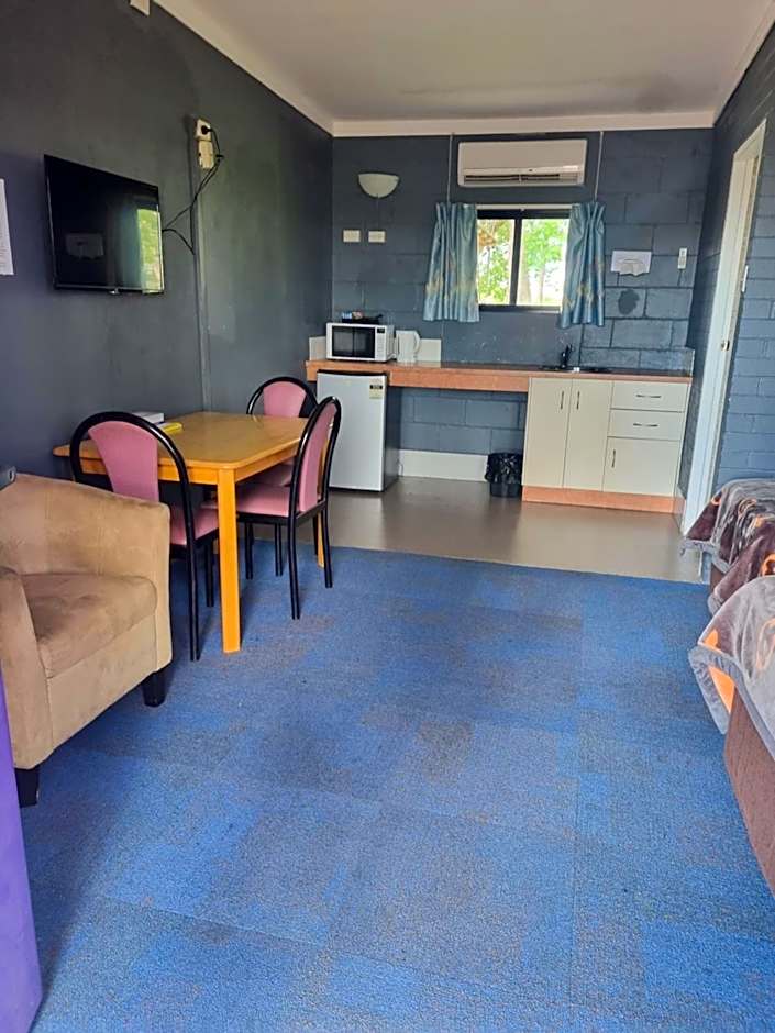 All Seasons Country Lodge