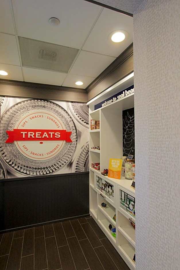 Hampton Inn By Hilton And Suites Seal Beach