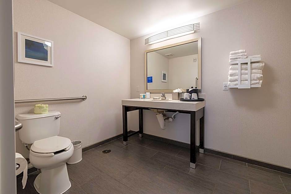 Hampton Inn By Hilton And Suites Greensboro/Coliseum Area, Nc